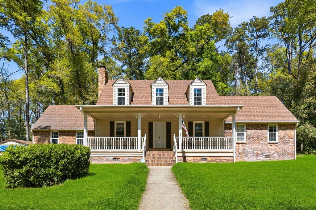 Photo of 8152 Queen Anna Drive, Tallahassee, FL 32317 (MLS # 397481)