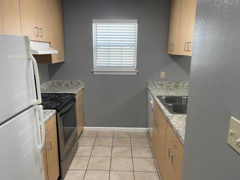 Tiny photo for 2719 W THARPE Street #37, Tallahassee, FL 32303 (MLS # 396801)