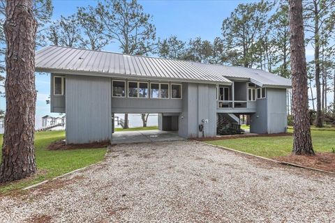 A home in Carrabelle