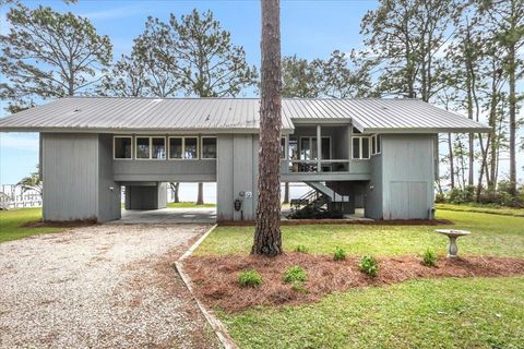 A home in Carrabelle