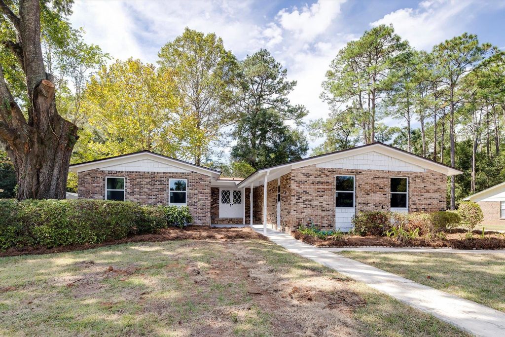 Photo of 4028 Ardara Drive Dr, Tallahassee, FL 32309 (MLS # 391696)