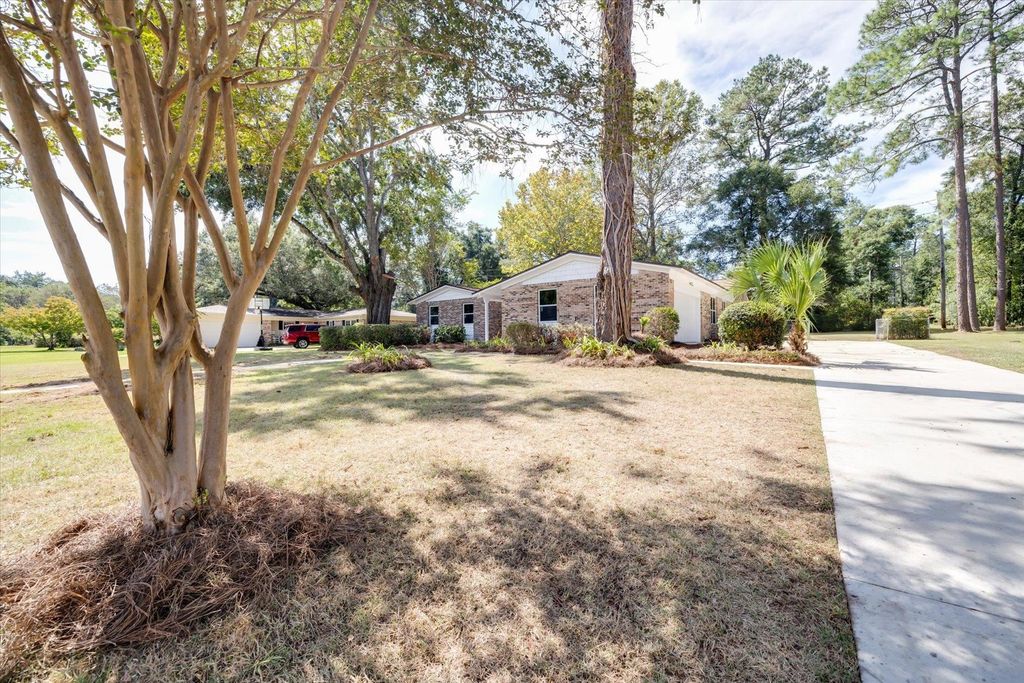 Photo of 4028 Ardara Drive Dr, Tallahassee, FL 32309 (MLS # 391696)