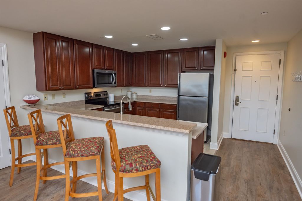 Photo of 215 W College Avenue #905, Tallahassee, FL 32301 (MLS # 392937)