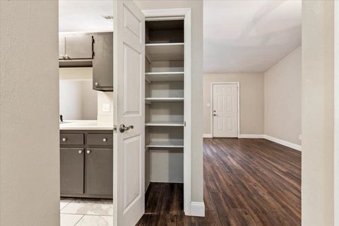 Tiny photo for 247 WHETHERBINE Way, Tallahassee, FL 32301 (MLS # 394200)