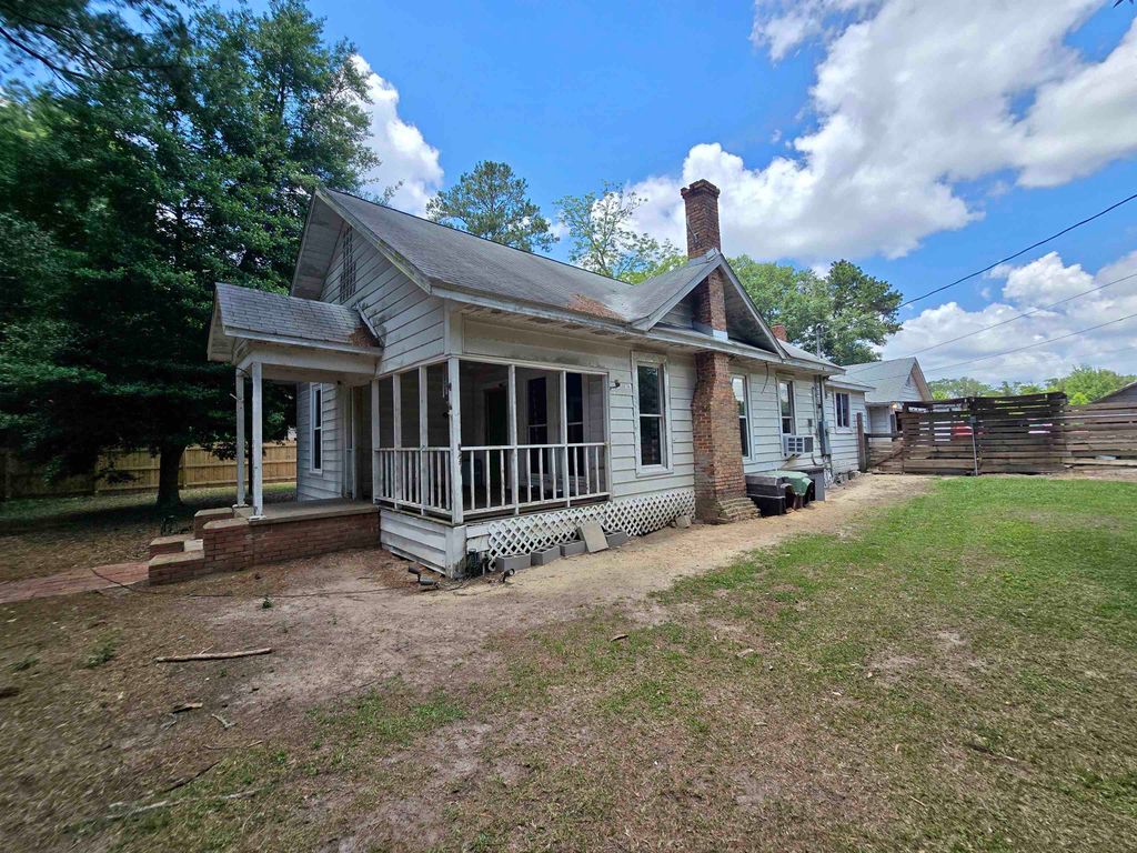 Photo of 8497 SYCAMORE Road, Greensboro, FL 32351 (MLS # 400160)