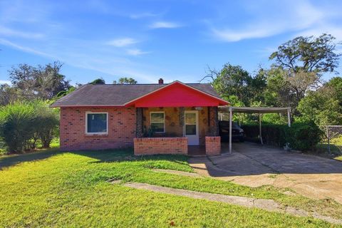 Photo of 1008 Central Street, Tallahassee, FL 32303 (MLS # 394264)
