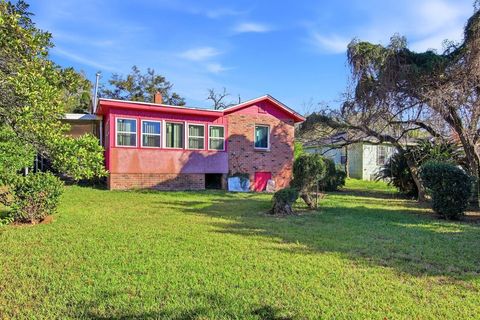 Tiny photo for 1008 Central Street, Tallahassee, FL 32303 (MLS # 394264)