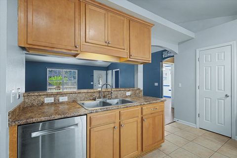 Tiny photo for 13907 SELENA Court, Tallahassee, FL 32305 (MLS # 395316)