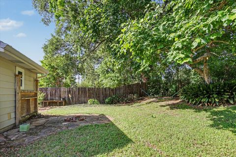 Tiny photo for 1100 Hawthorne Street, Tallahassee, FL 32308 (MLS # 398434)