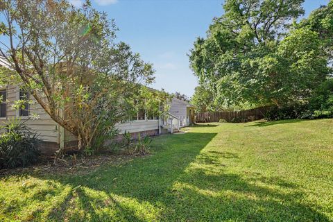 Tiny photo for 1100 Hawthorne Street, Tallahassee, FL 32308 (MLS # 398434)