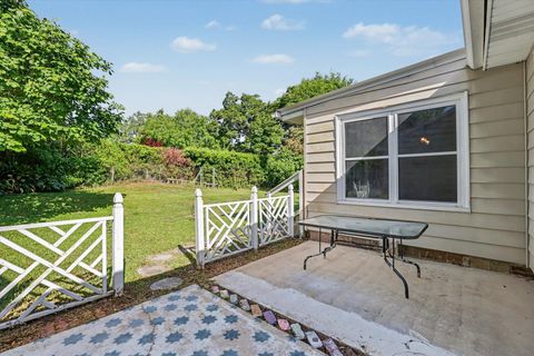 Tiny photo for 1100 Hawthorne Street, Tallahassee, FL 32308 (MLS # 398434)