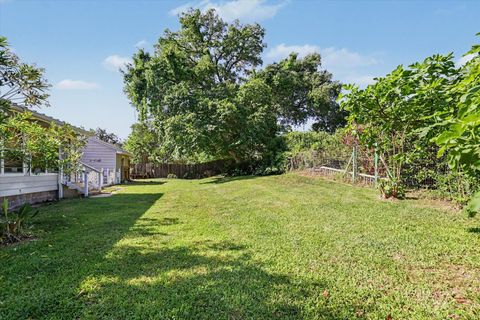 Tiny photo for 1100 Hawthorne Street, Tallahassee, FL 32308 (MLS # 398434)