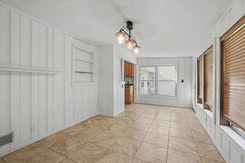 Tiny photo for 1100 Hawthorne Street, Tallahassee, FL 32308 (MLS # 398434)