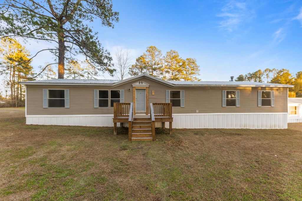 Photo of 71 BOB WHITE Trail, Havana, FL 32333 (MLS # 395839)