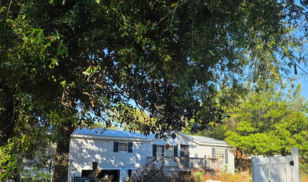 Photo of 846 DUREN Street, Tallahassee, FL 32305 (MLS # 395872)