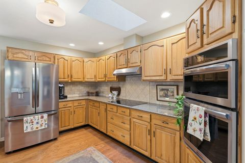 Tiny photo for 3549 LAKESHORE Drive, Tallahassee, FL 32312 (MLS # 399012)