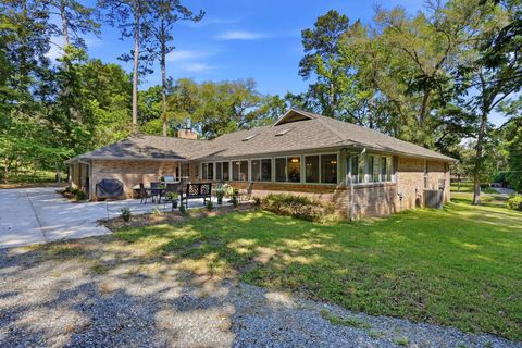 Tiny photo for 3549 LAKESHORE Drive, Tallahassee, FL 32312 (MLS # 399012)