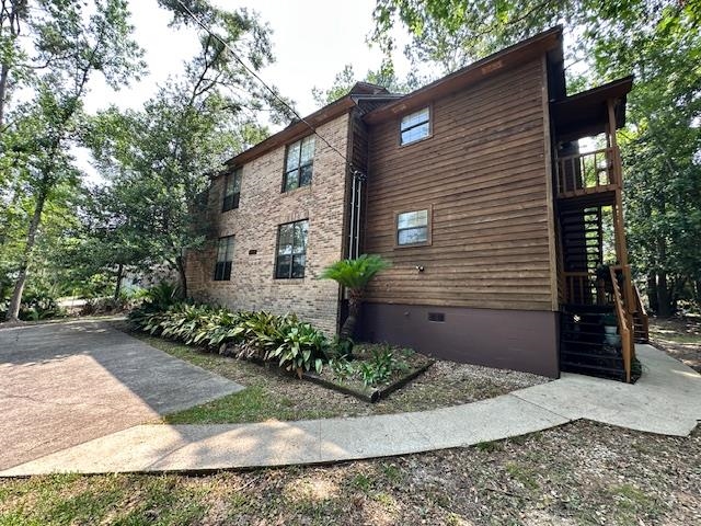 1233 Cross Creek Circle -