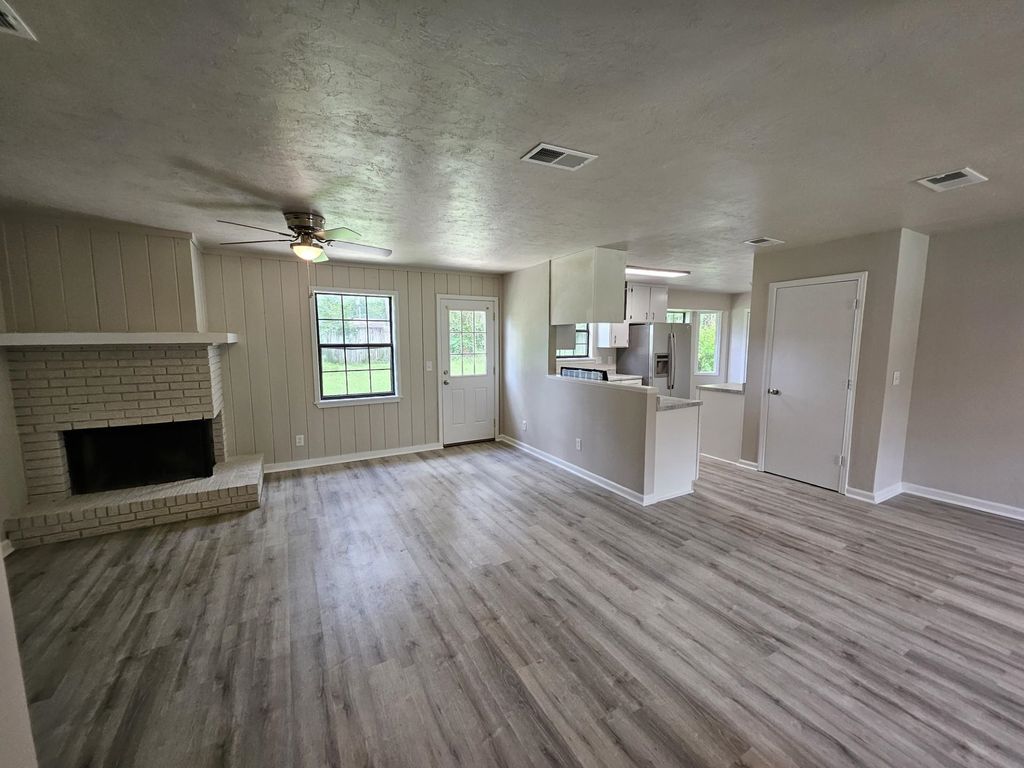 Photo of 3245 W Whitney Drive, Tallahassee, FL 32309 (MLS # 392112)