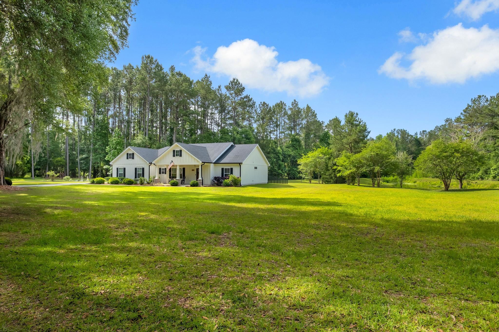 512 Creekside Court
