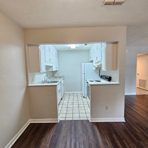 Tiny photo for 2006 Bradford Court #B, Tallahassee, FL 32303 (MLS # 401311)
