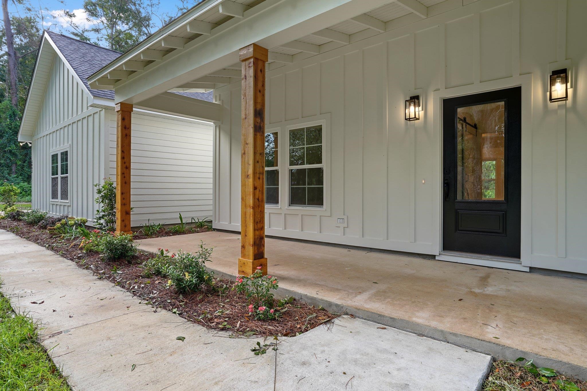 261 HIAWATHA FARMS Road