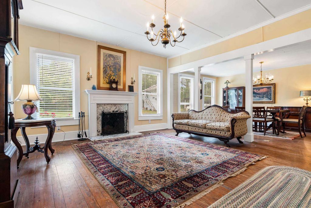 Photo of 1532 COUNTRY Lane, Tallahassee, FL 32304 (MLS # 398327)