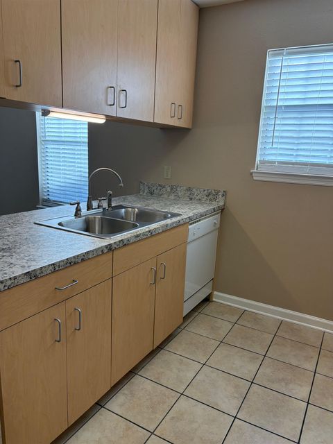 Tiny photo for 2719 W THARPE Street #31, Tallahassee, FL 32303 (MLS # 397438)