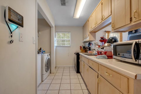 Tiny photo for 107 Ponce De Leon, Tallahassee, FL 32305 (MLS # 402050)