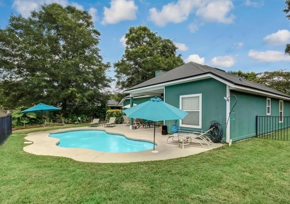86037 Meadowbrook Lane