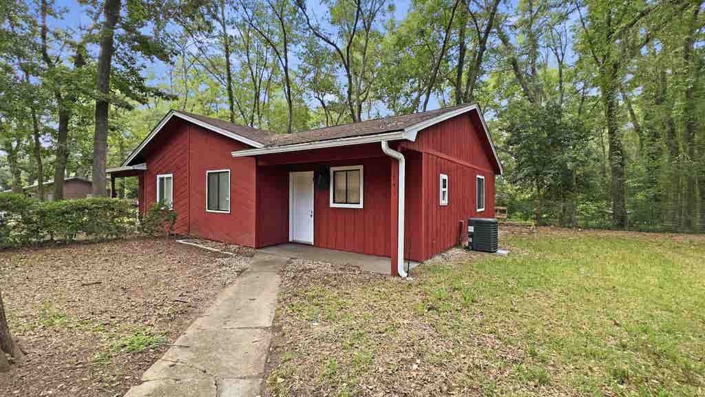 Photo of 2741 W Tharpe Street, Tallahassee, FL 32303 (MLS # 403117)