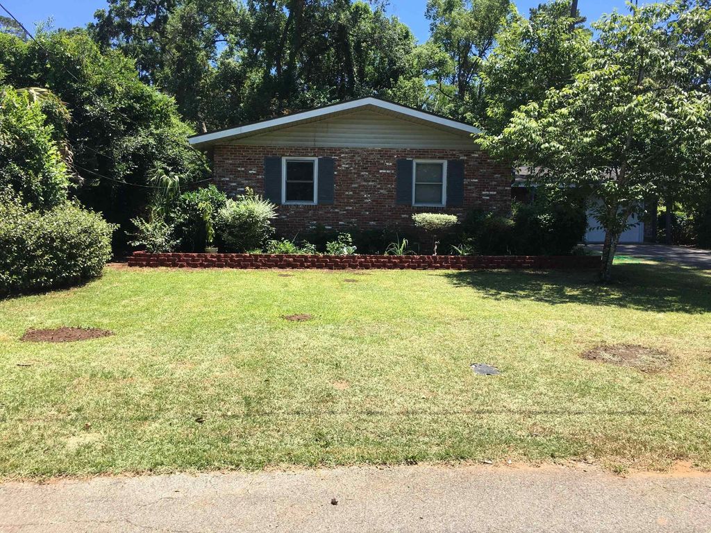 Photo of 2121 Mahan Drive, Tallahassee, FL 32308 (MLS # 399277)