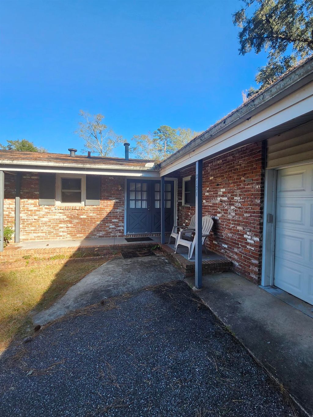 Photo of 2121 Mahan Drive, Tallahassee, FL 32308 (MLS # 399277)