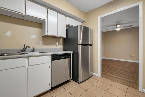 Tiny photo for 1100 Greentree Court #C, Tallahassee, FL 32303 (MLS # 395040)