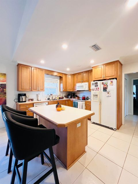 Tiny photo for 1000 Cherry Laurel Street, Tallahassee, FL 32308 (MLS # 395790)