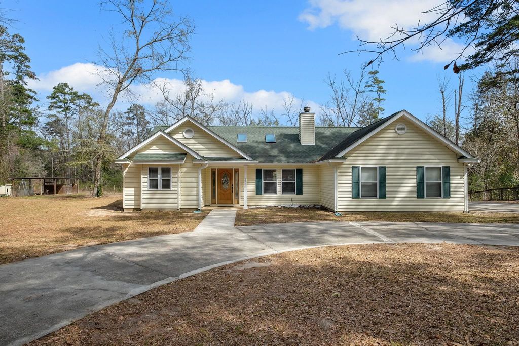 Photo of 697 Millwood Drive, Havana, FL 32333 (MLS # 396778)