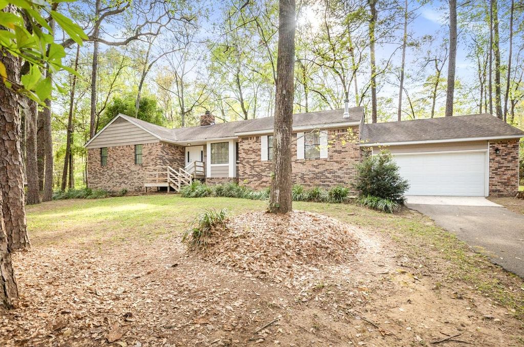 Photo of 3320 Dartmoor Drive, Tallahassee, FL 32312 (MLS # 397832)