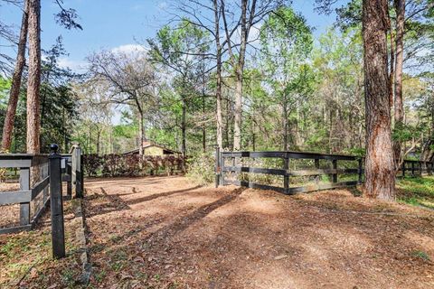 Tiny photo for 439 BEAVER LAKE Road, Tallahassee, FL 32312 (MLS # 397530)