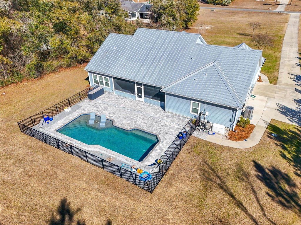 Photo of 28 Lumberjack Trail, Crawfordville, FL 32327 (MLS # 395530)