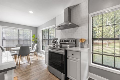 Tiny photo for 104 W 4Th Avenue, Tallahassee, FL 32303 (MLS # 391566)