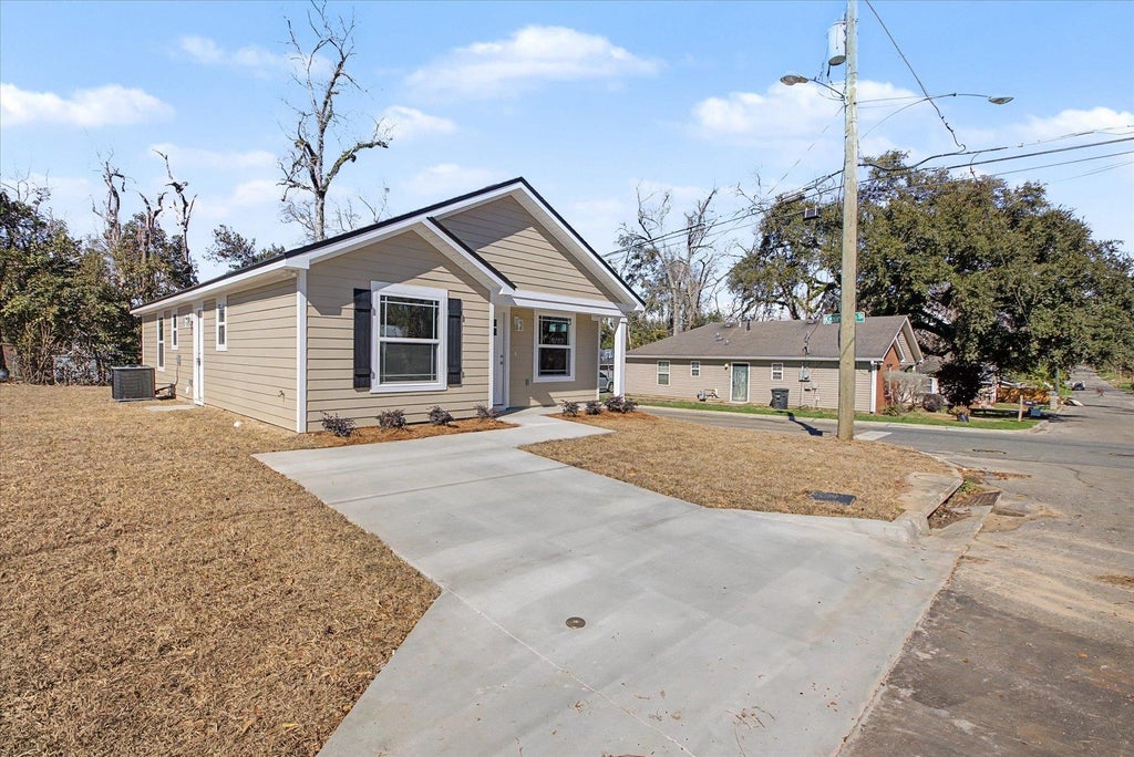 Photo of 2002 Pasco Street, Tallahassee, FL 32310 (MLS # 400861)