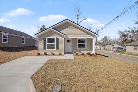 Tiny photo for 2002 Pasco Street, Tallahassee, FL 32310 (MLS # 400861)