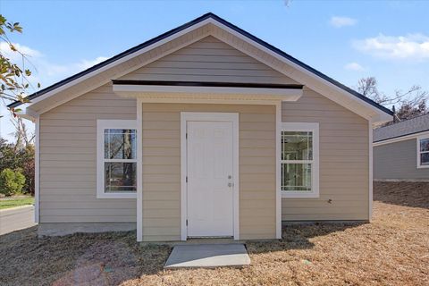 Tiny photo for 2002 Pasco Street, Tallahassee, FL 32310 (MLS # 400861)