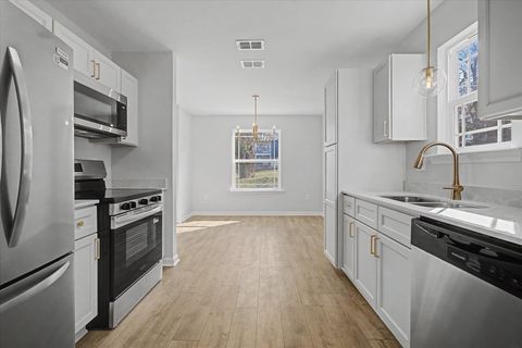 Tiny photo for 2002 Pasco Street, Tallahassee, FL 32310 (MLS # 400861)