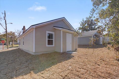 Tiny photo for 2002 Pasco Street, Tallahassee, FL 32310 (MLS # 400861)