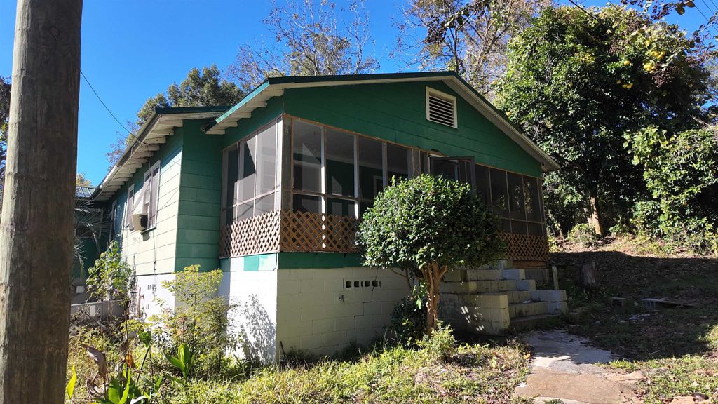 Photo of 324 State Street, Chattahoochee, FL 32324 (MLS # 393153)