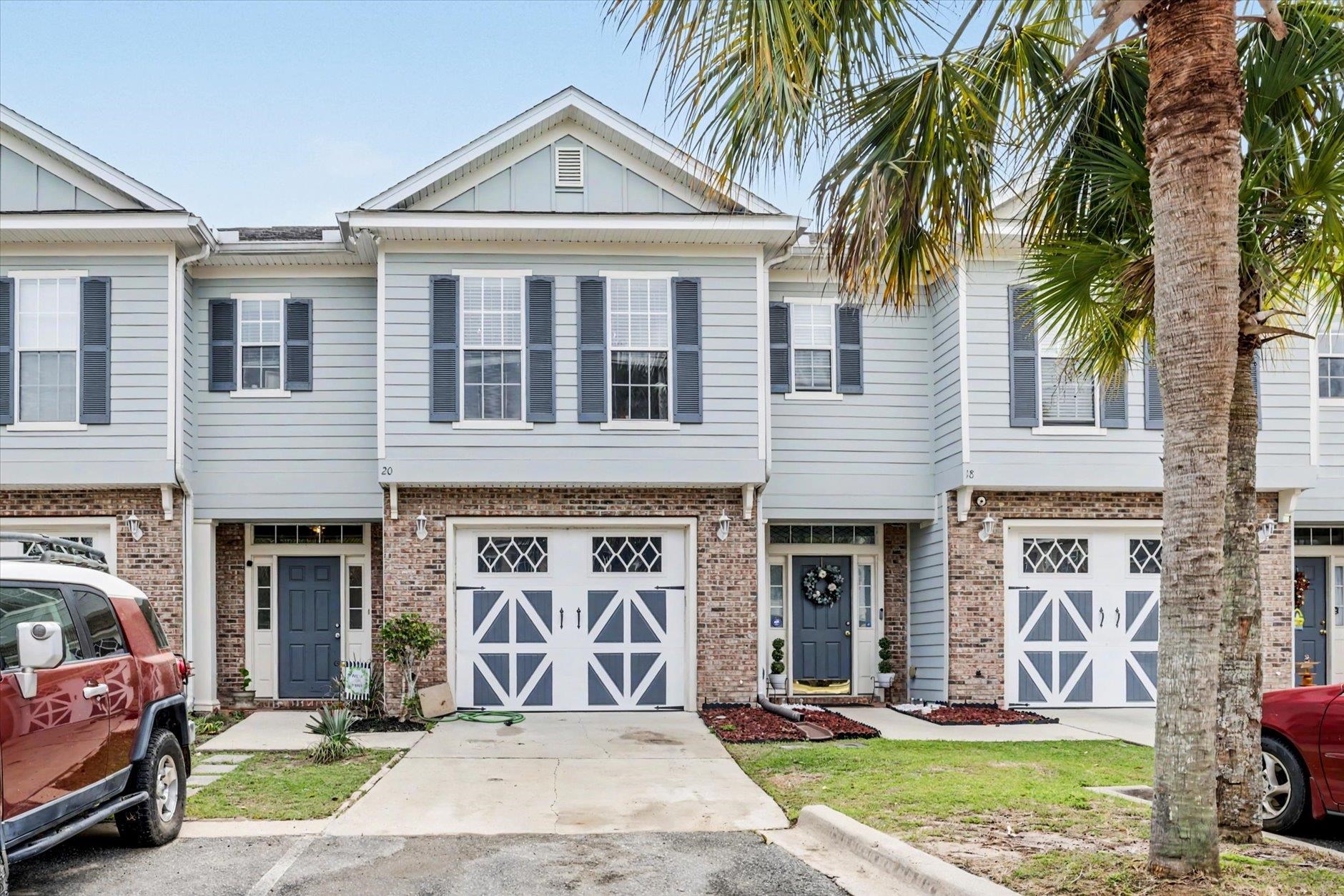 Photo 1 of 48 — 20 KING ARTHURS Court, Crawfordville, FL 32327