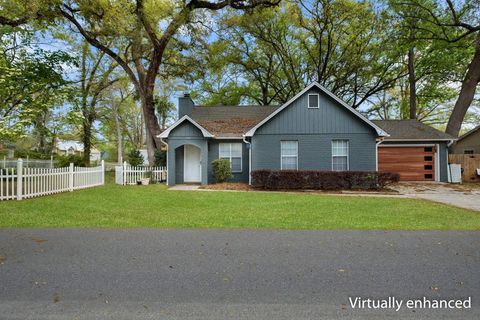 Photo of 1552 Cinnamon Bear Circle, Tallahassee, FL 32311 (MLS # 397778)
