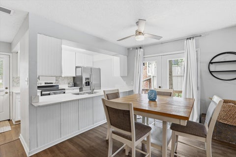 Tiny photo for 2214 Timberwood Circle, Tallahassee, FL 32304 (MLS # 401006)