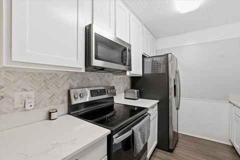 Tiny photo for 2214 Timberwood Circle, Tallahassee, FL 32304 (MLS # 401006)